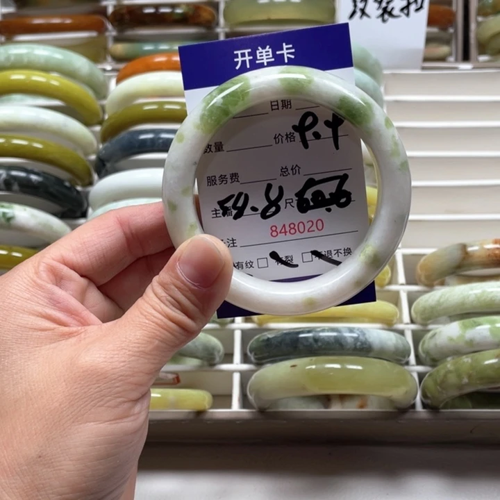 蛇纹石玉手镯未镶嵌蕙****y