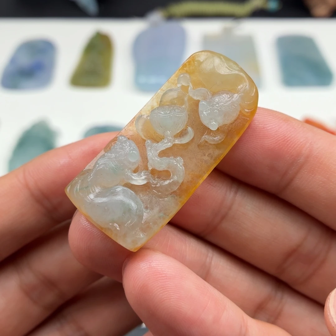 定制翡翠未镶嵌连年有余