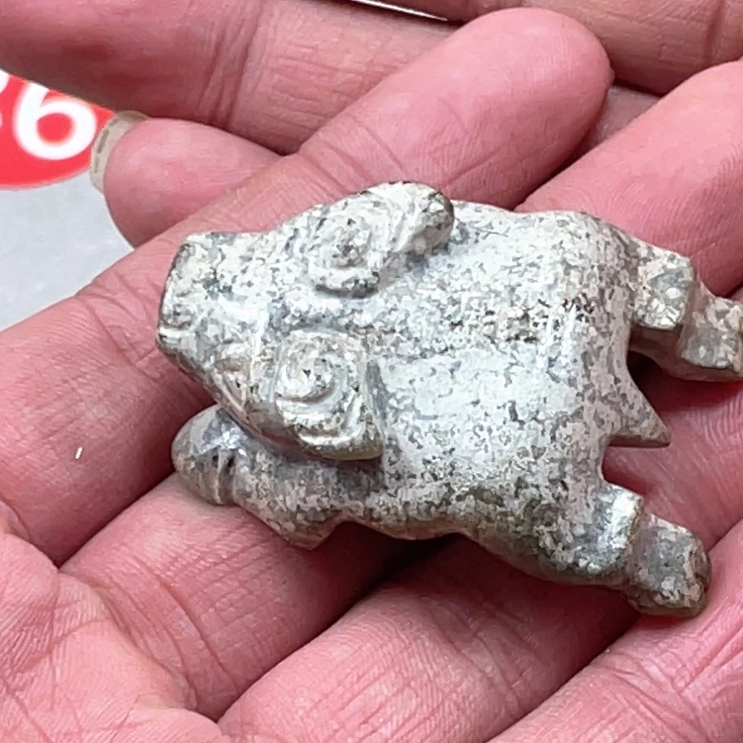 和田玉（糖玉）颈饰未镶嵌不*楼