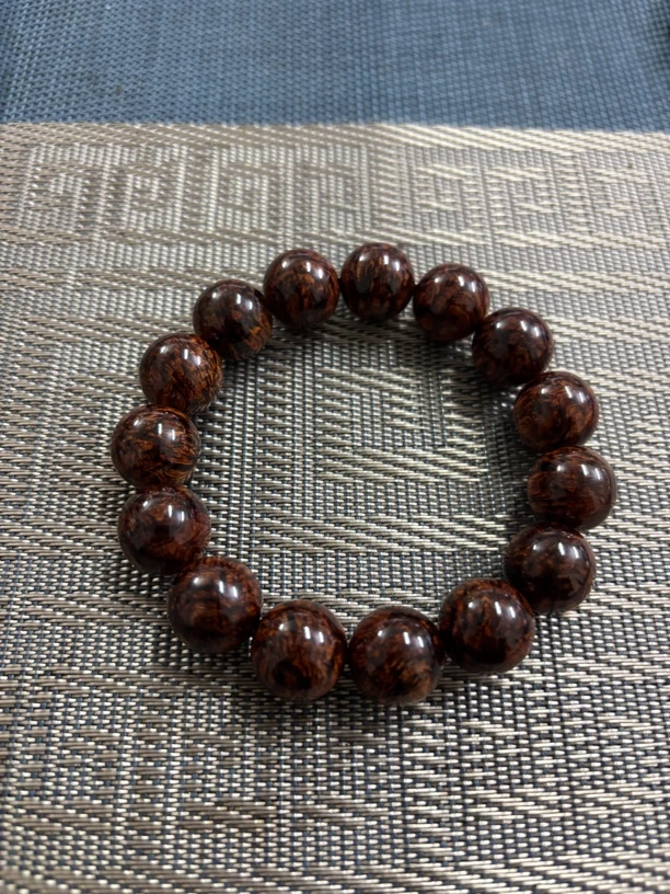 珍藏品高货海南红降花梨公1.5黄油满芝麻点糖结香胆香链佛珠