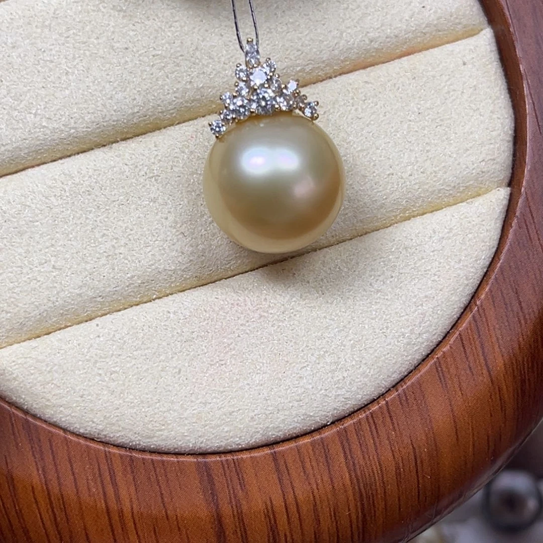 18K金镶嵌海水珍珠颈饰14.8mm