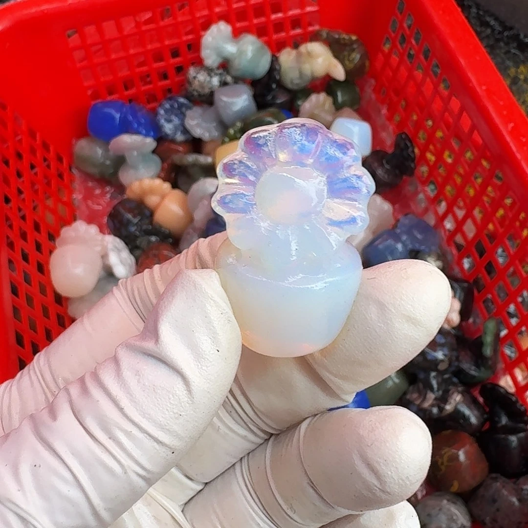 楚***婷颈饰未镶嵌烟晶白