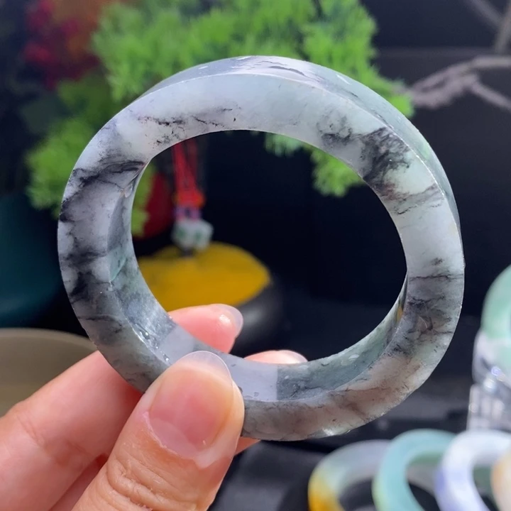 未镶嵌翡翠手镯定制翡翠