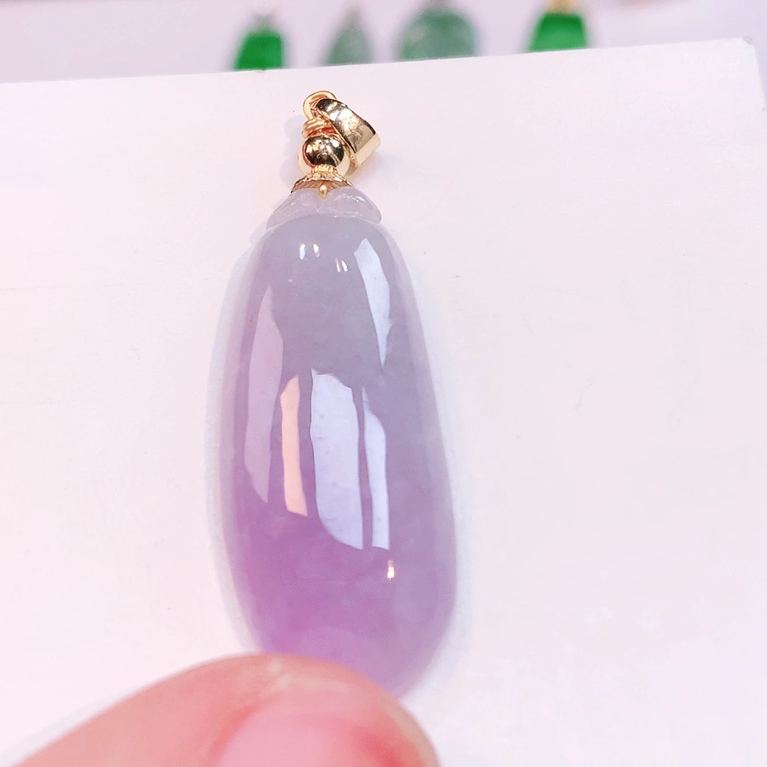 翡翠未镶嵌颈饰缅甸