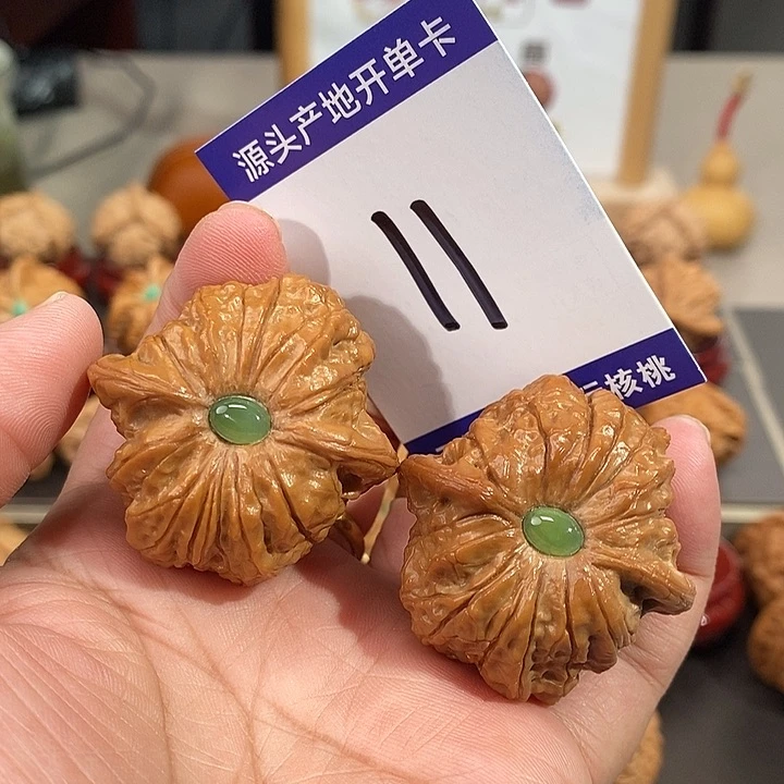 文玩核桃把件39.5镶嵌全品血麒麟11号