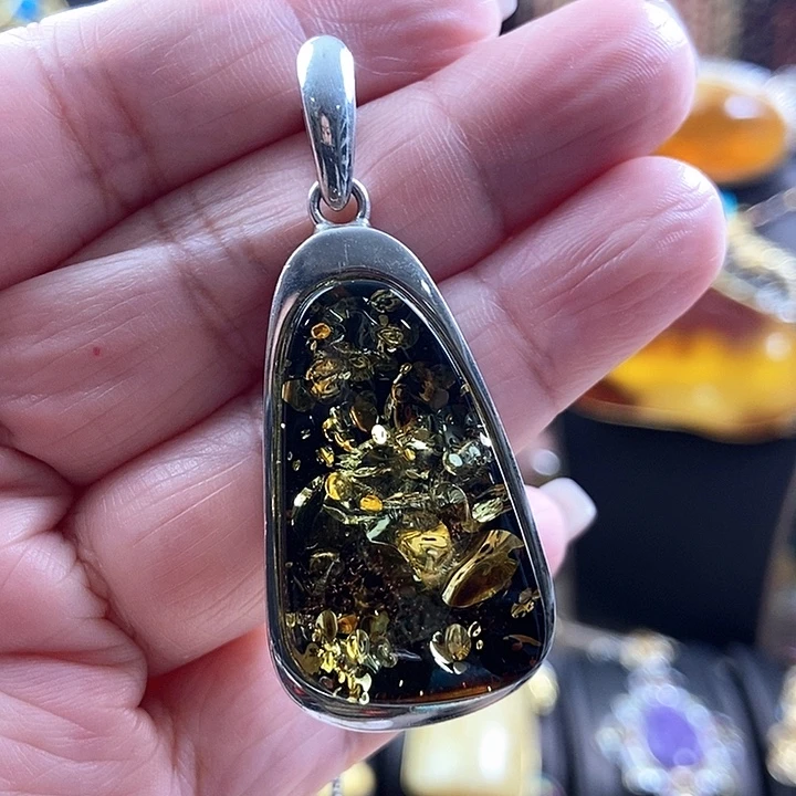 琥珀银S925镶嵌颈饰吊坠