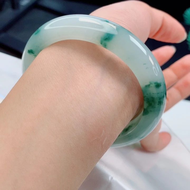 未镶嵌手镯翡翠58圈