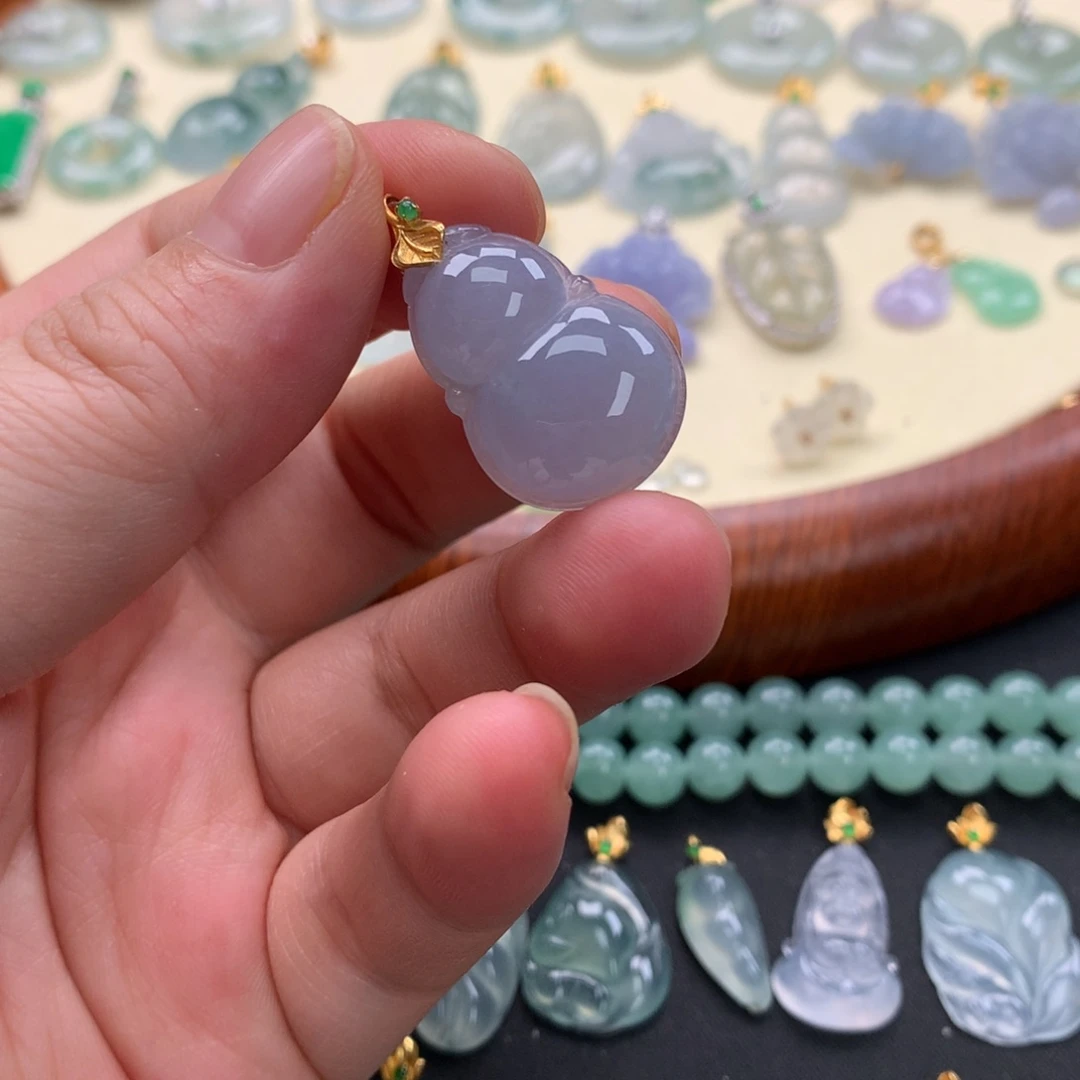 翡翠18K金镶嵌颈饰翡翠葫芦