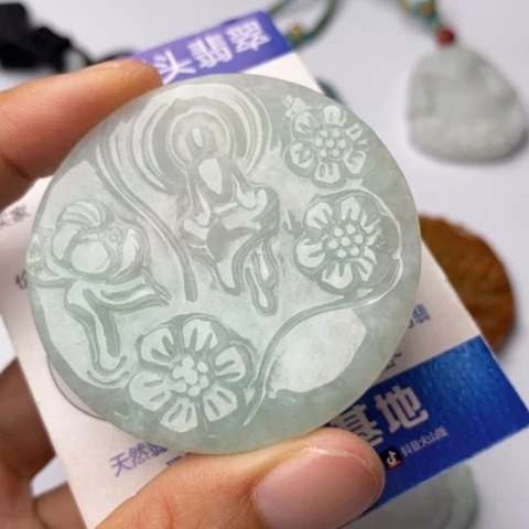 翡翠未镶嵌颈饰翡翠