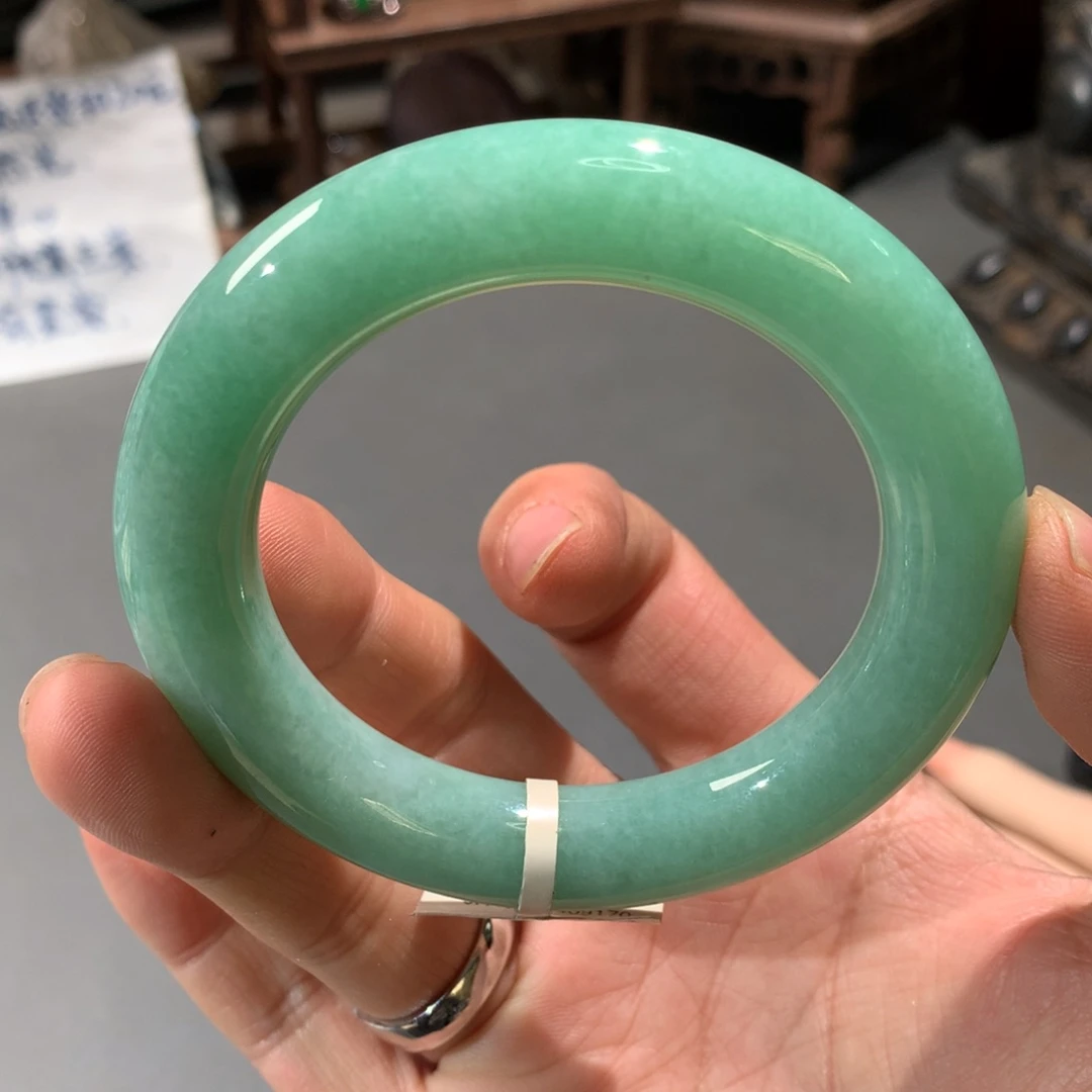 翡翠手镯未镶嵌55圆条