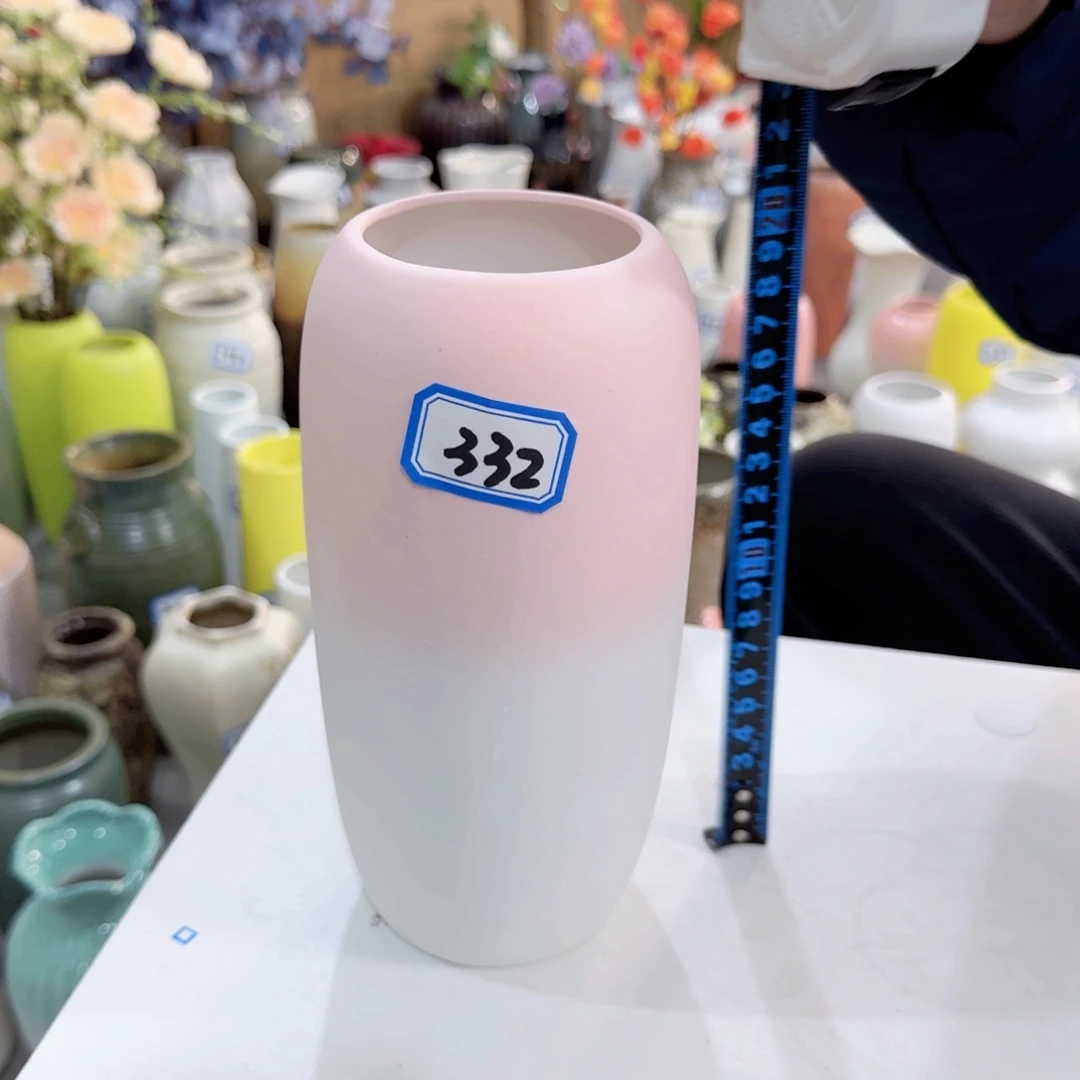 332号粉白磨砂高20厘米微瑕一个