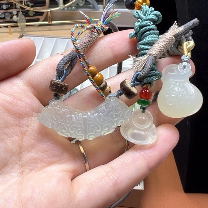 未镶嵌蛇纹石玉手镯陆*满