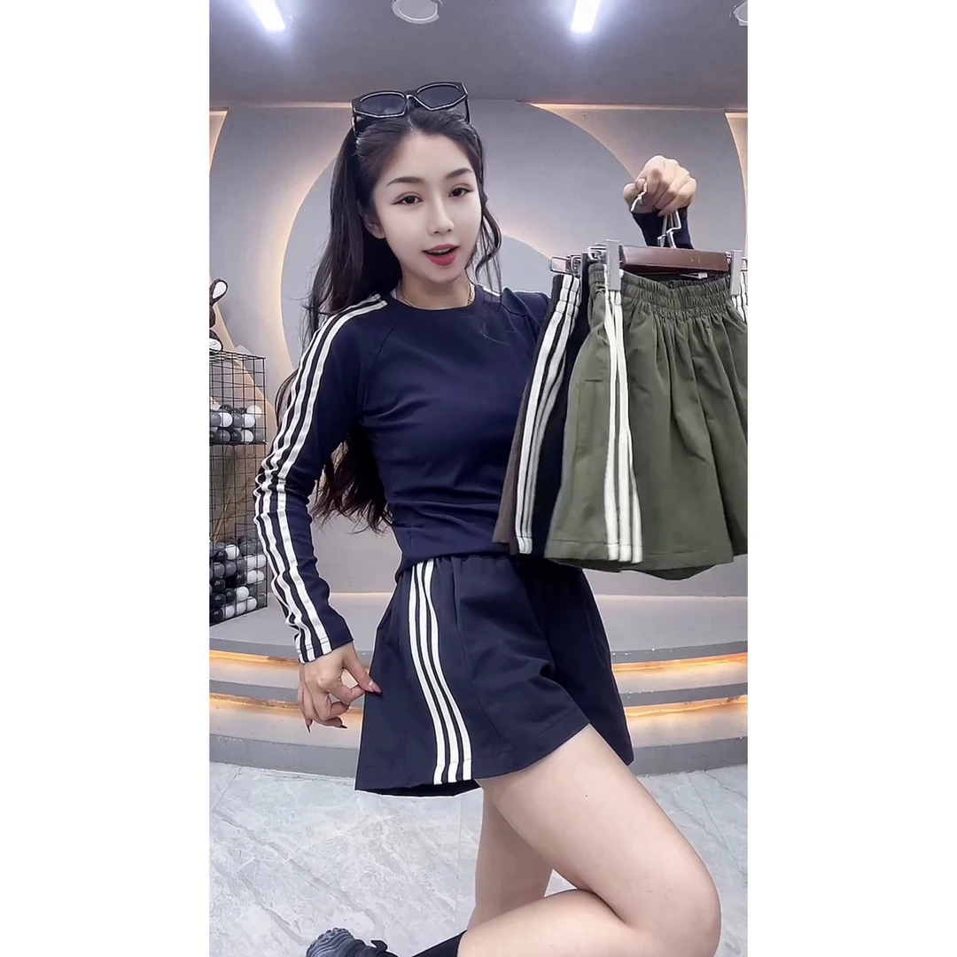 夏季新款时尚显瘦百搭运动风三条杠阔腿休闲短裤