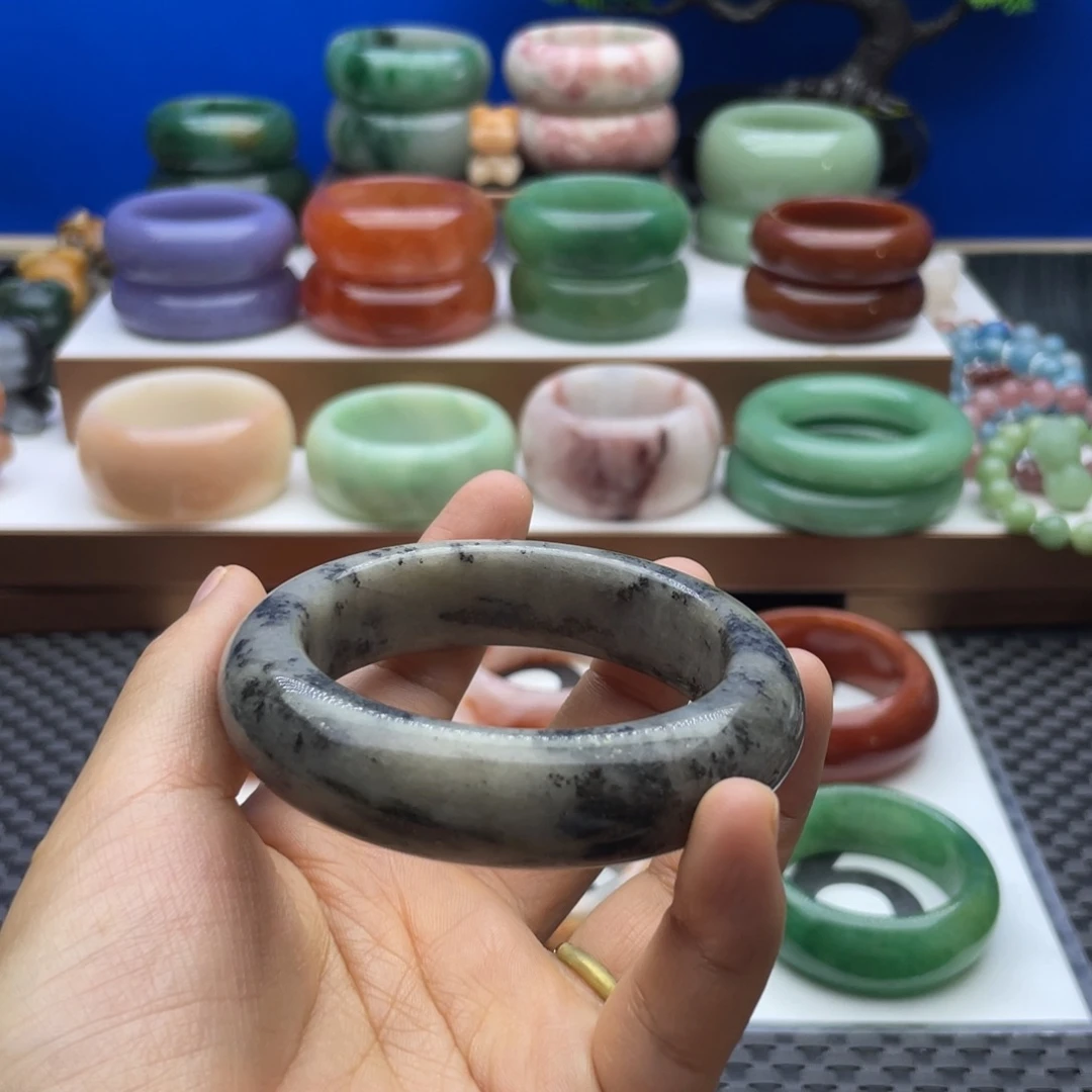 石英质玉未镶嵌手镯