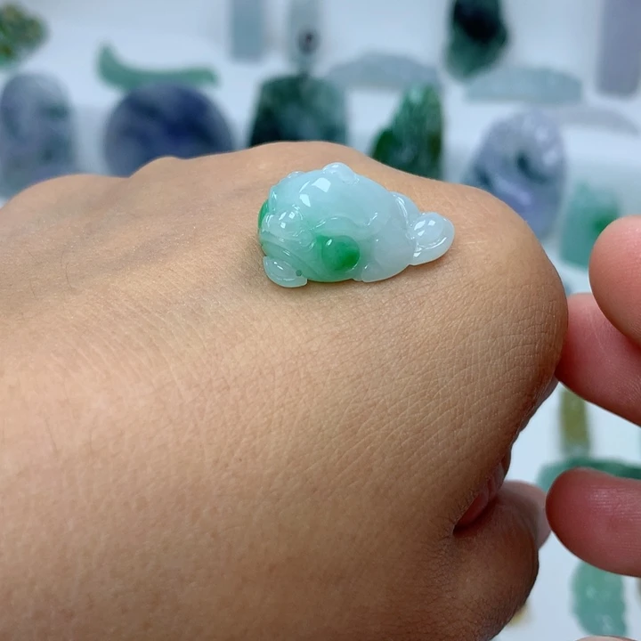 吊坠(不含链)未镶嵌翡翠