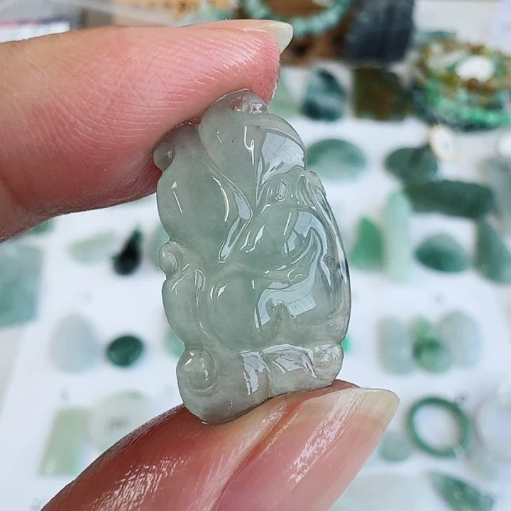 定制翡翠未镶嵌挂件