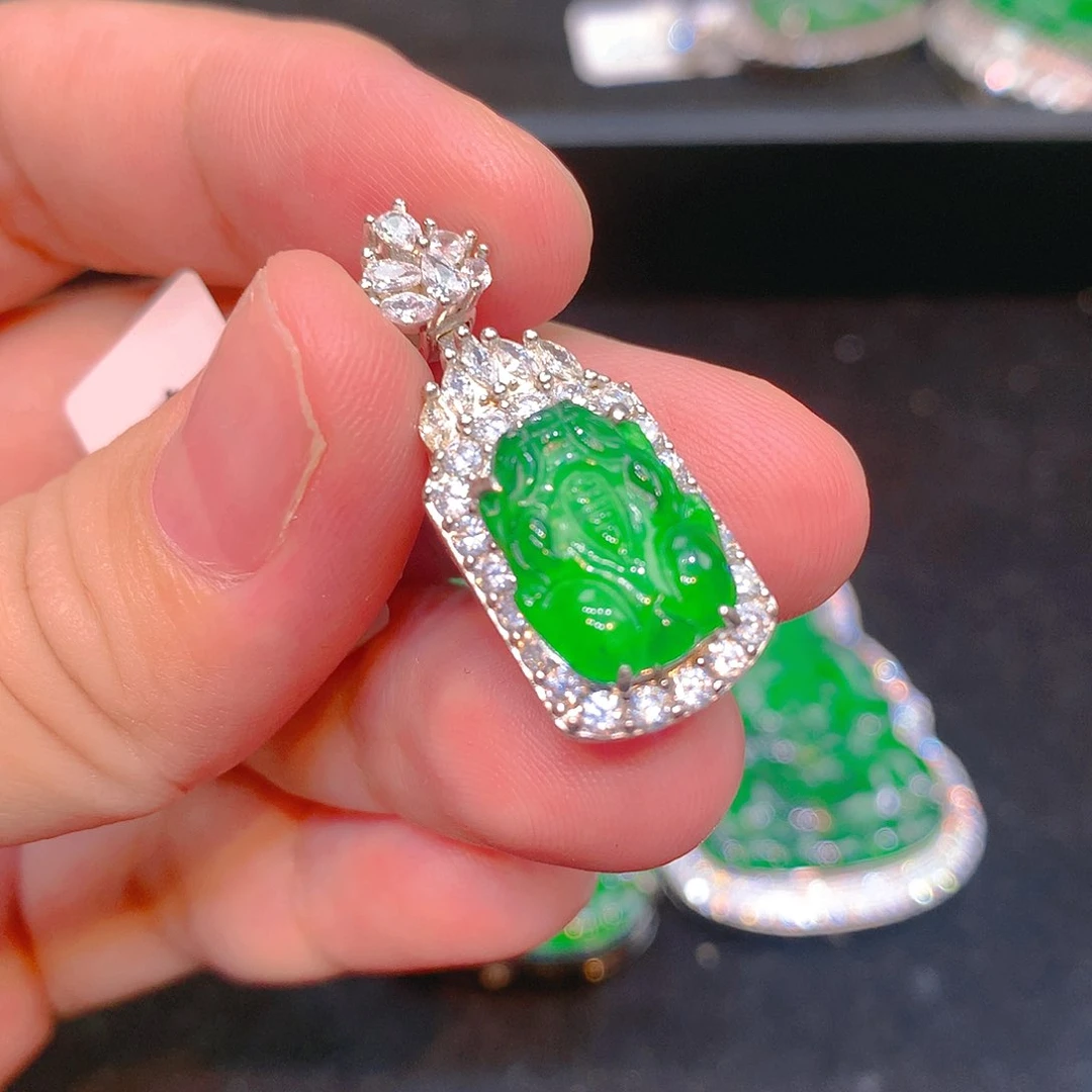 翡翠银S925镶嵌颈饰翡翠