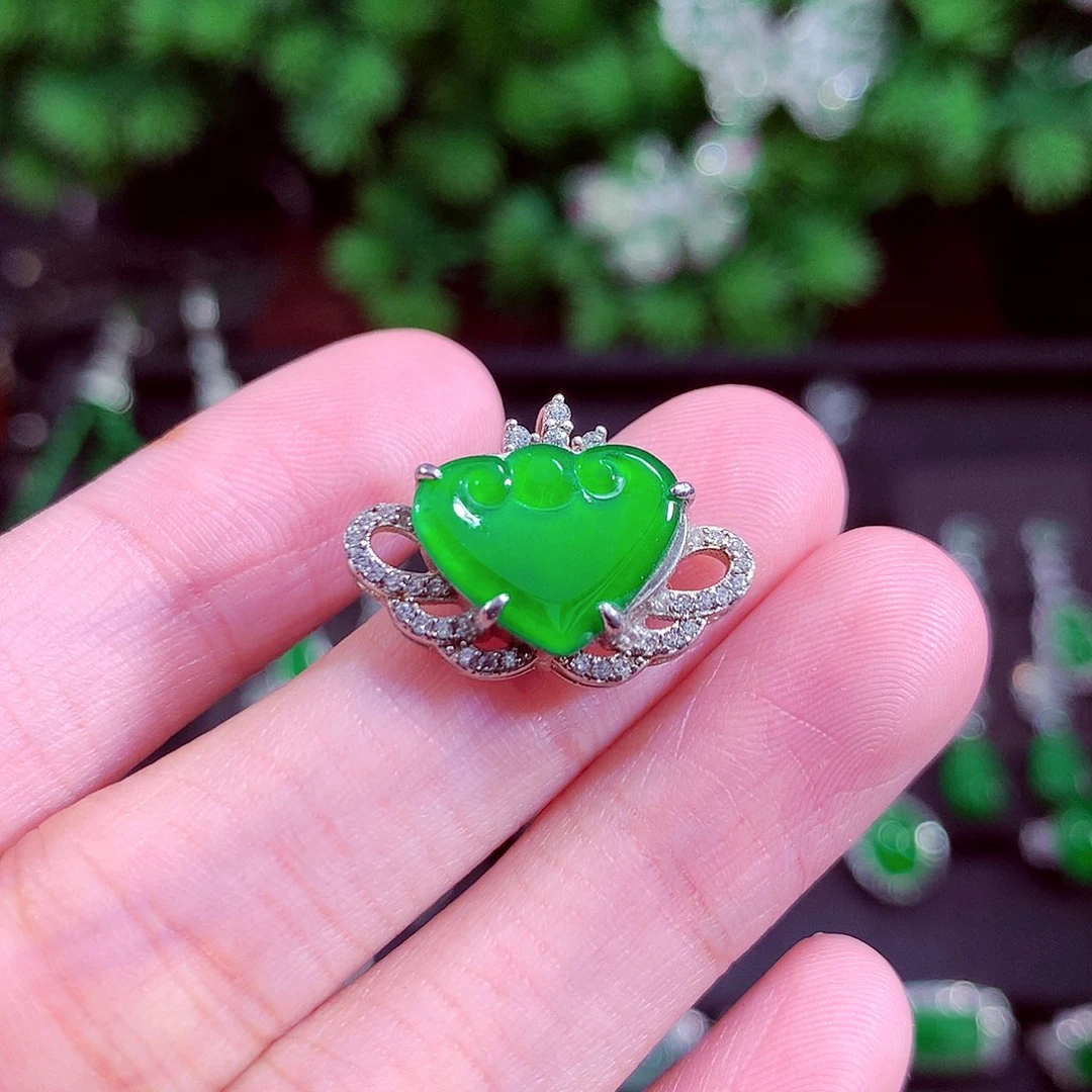 颈饰未镶嵌翡翠天然