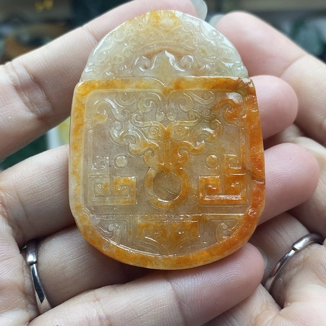 翡翠未镶嵌颈饰牌子