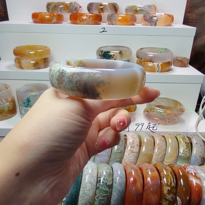 玛瑙/玉髓手镯未镶嵌60