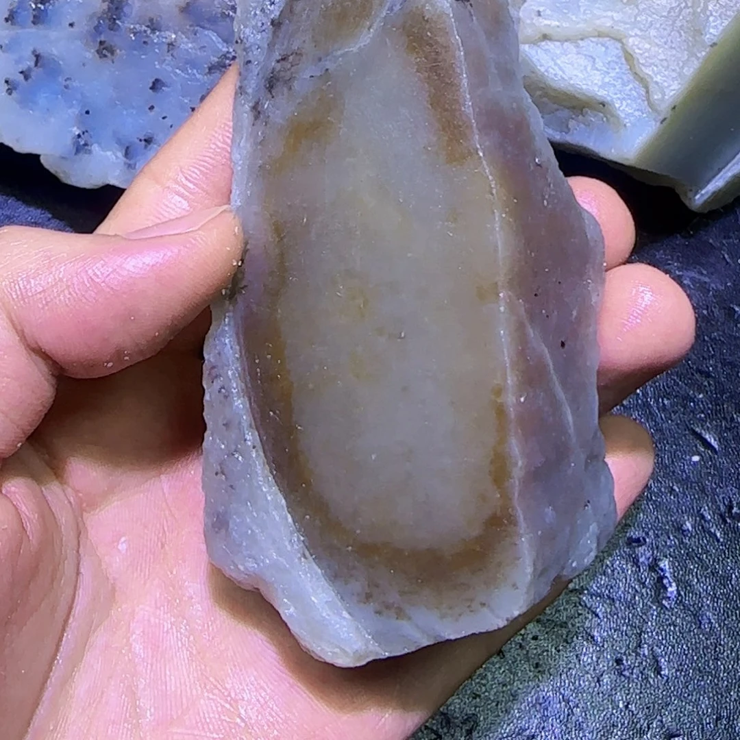 和田玉未镶嵌珠宝半成品