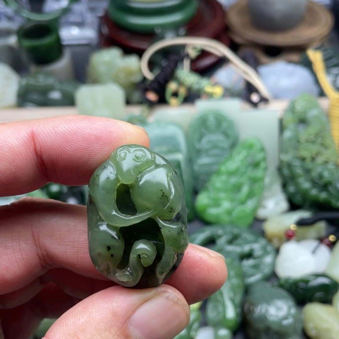 和田玉未镶嵌颈饰