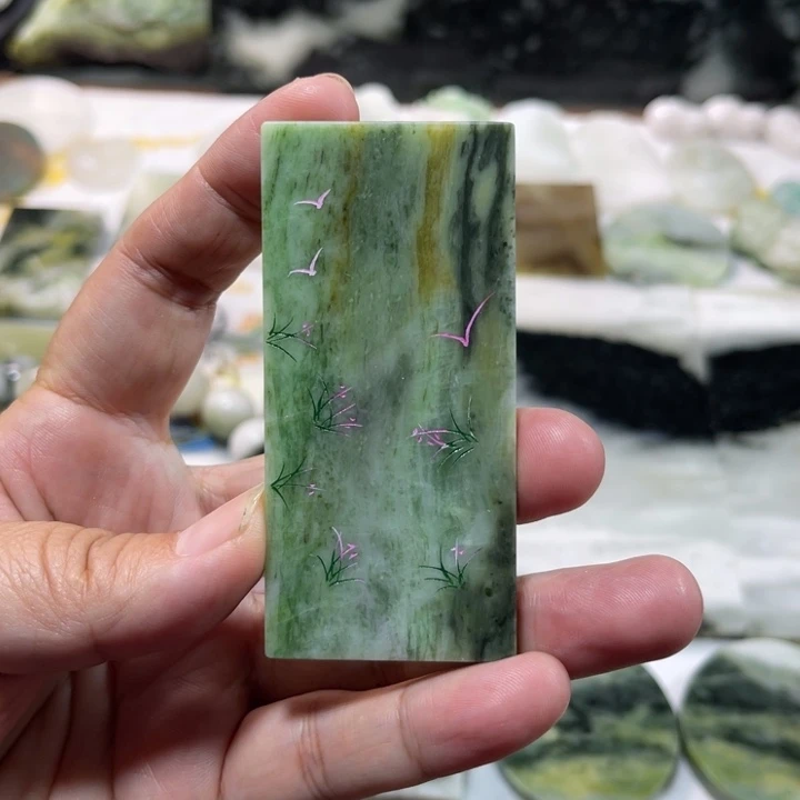独山玉未镶嵌颈饰