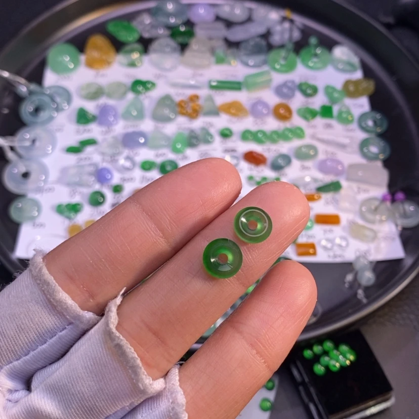 【闪购商品】翡翠挂件未镶嵌圈