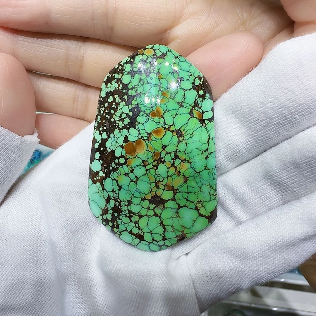 绿松石未镶嵌原矿绿松石