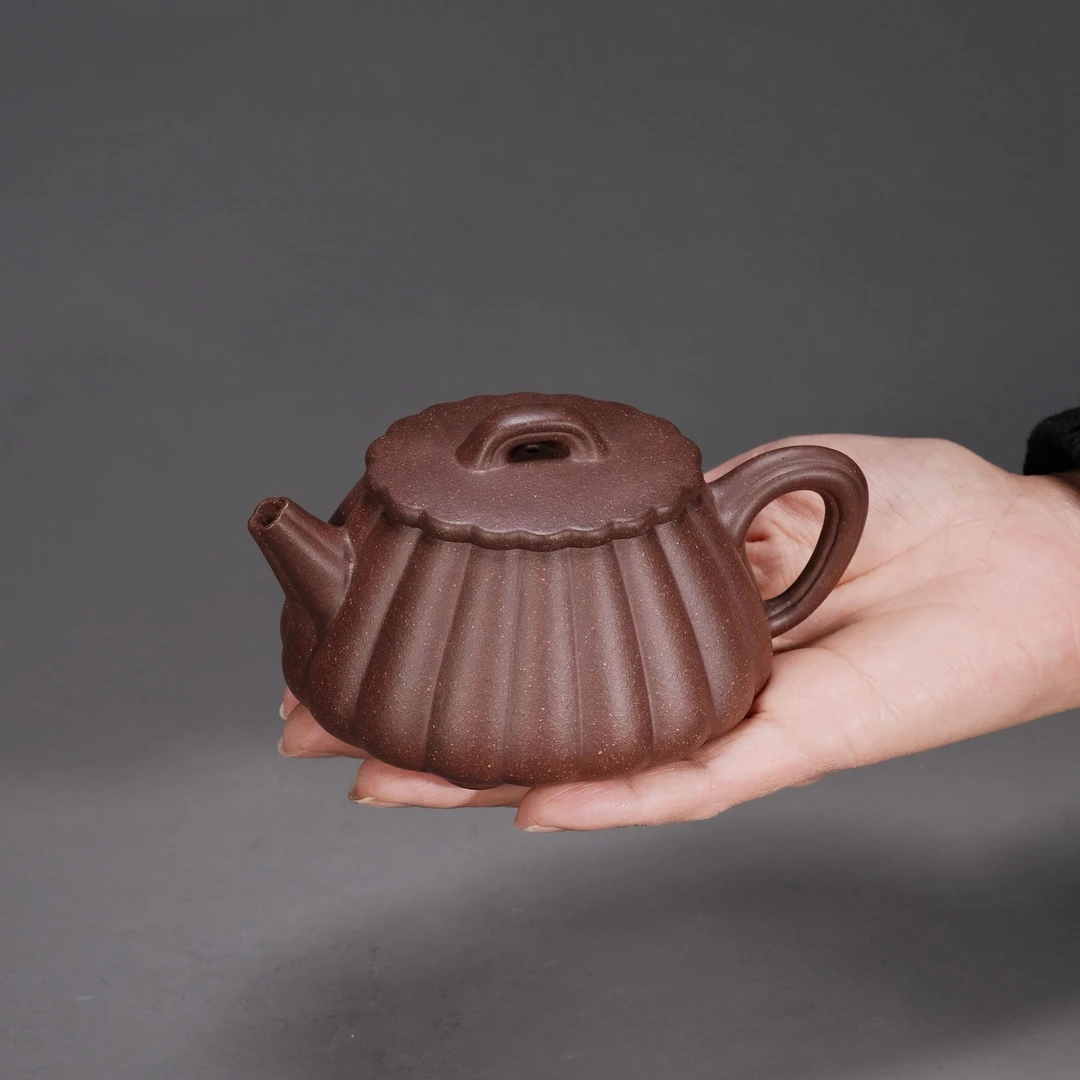 『宜子孙』椭圆平盖菊瓣石瓢壶.筋纹器系列.紫泥170cc