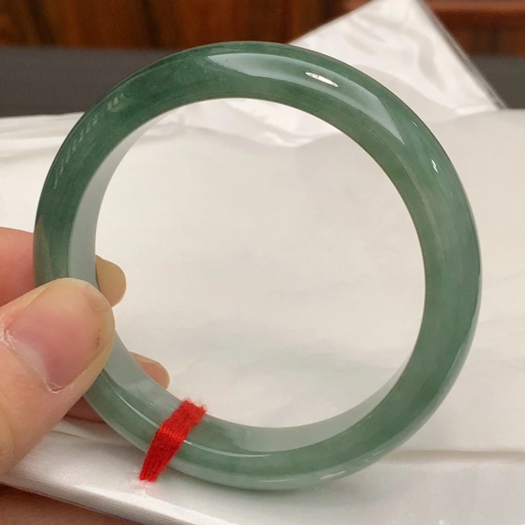 翡翠手镯未镶嵌翡翠手镯未镶嵌52.7圈口