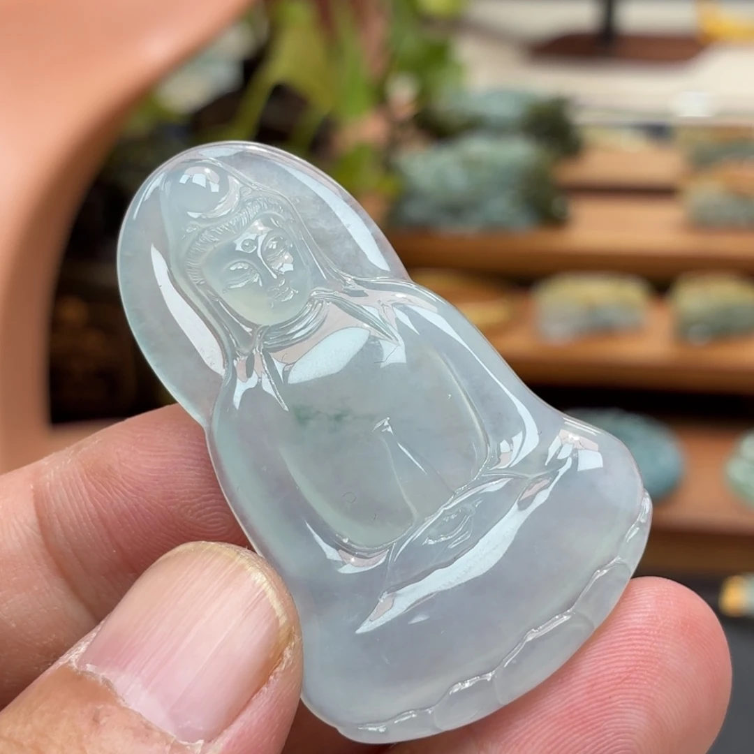 翡翠未镶嵌颈饰素衣观音