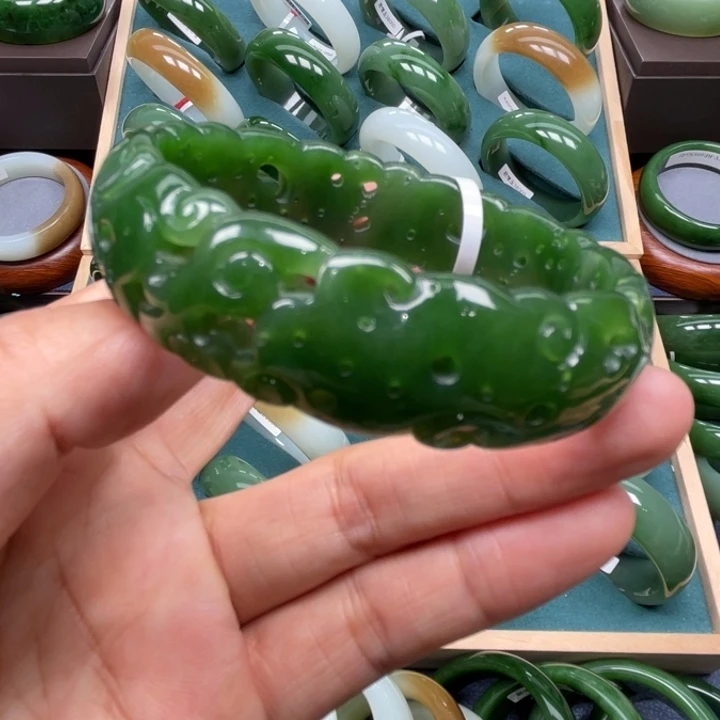 未镶嵌手镯和田玉