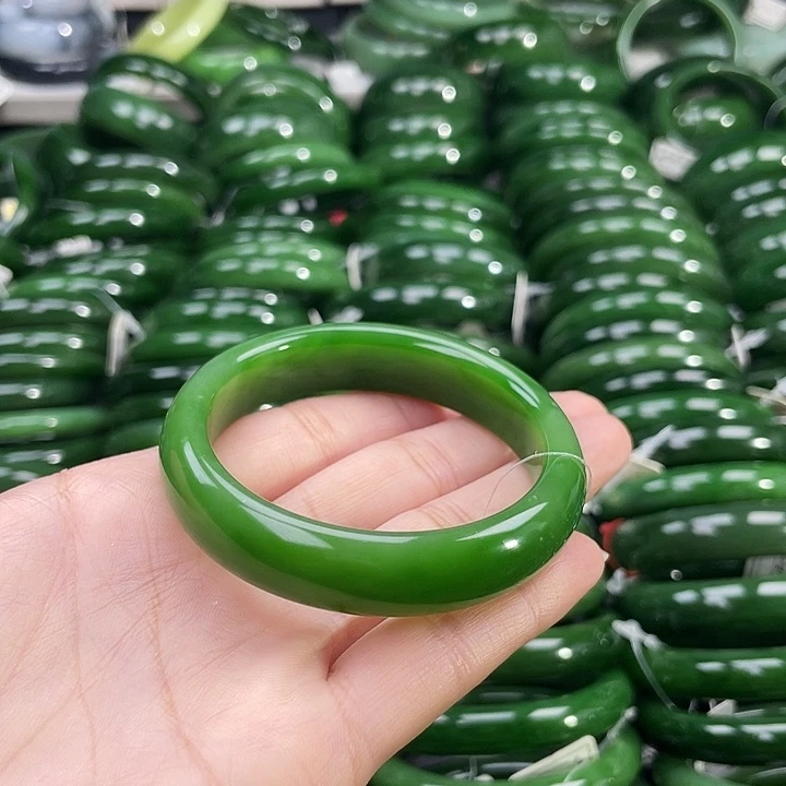 未镶嵌手镯和田玉（碧玉）