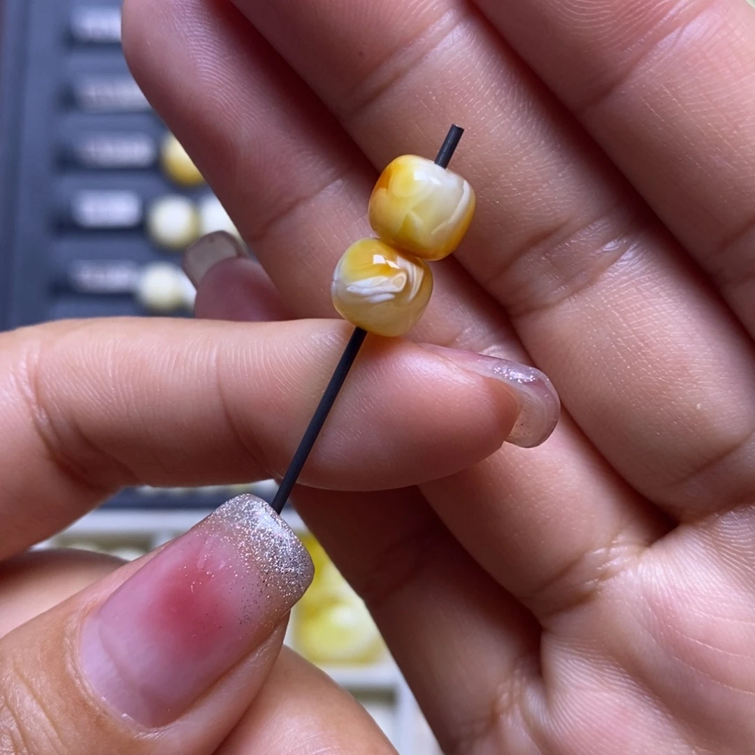 蜜蜡未镶嵌珠宝奇石沁色妖花老型8.3*7.3mm