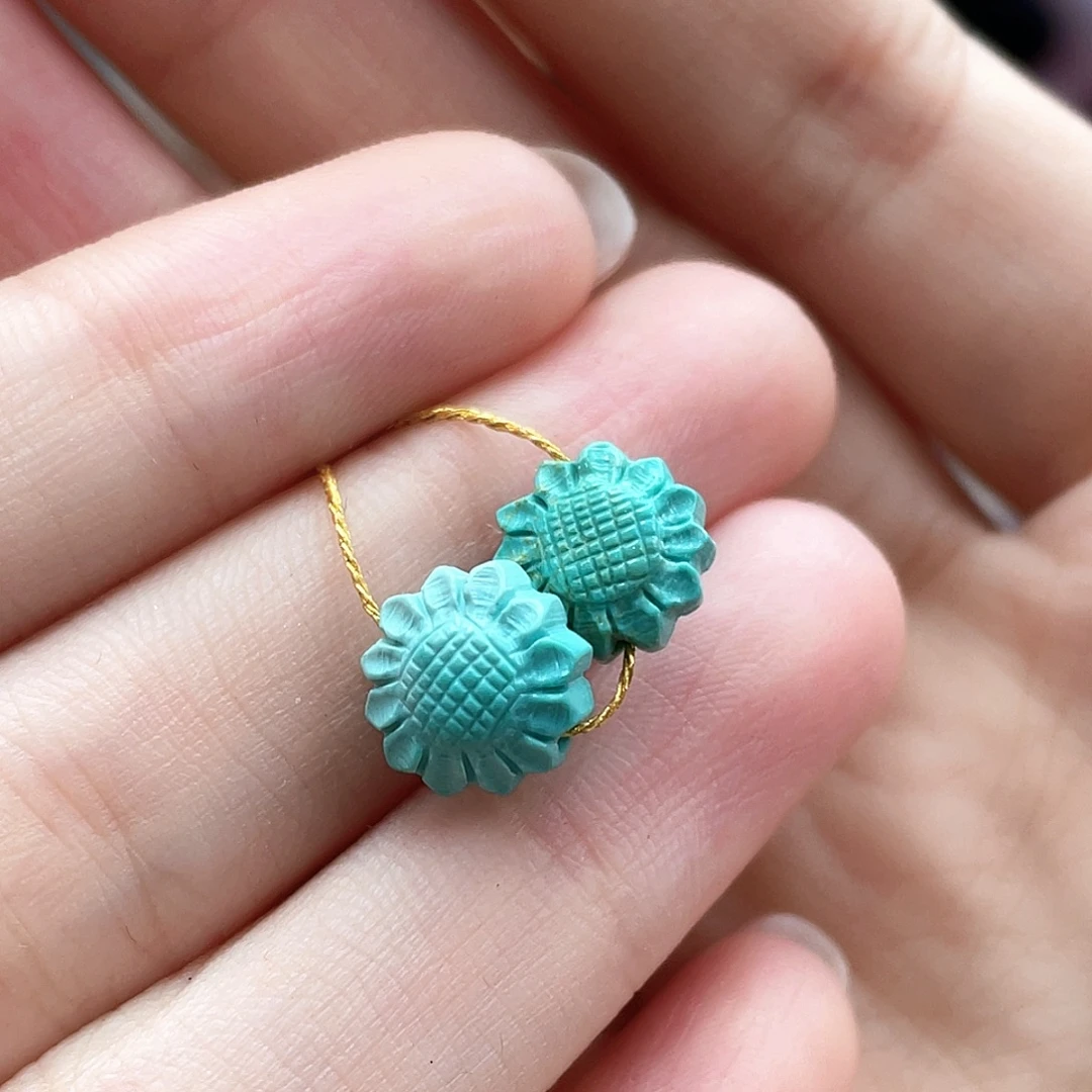 绿松石未镶嵌颈饰