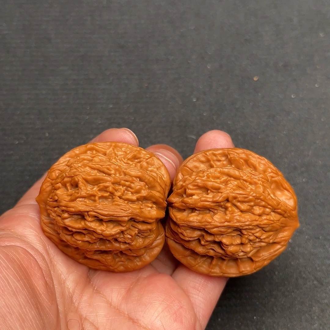 桃核把件42×40全品粗筋虎头CN0517