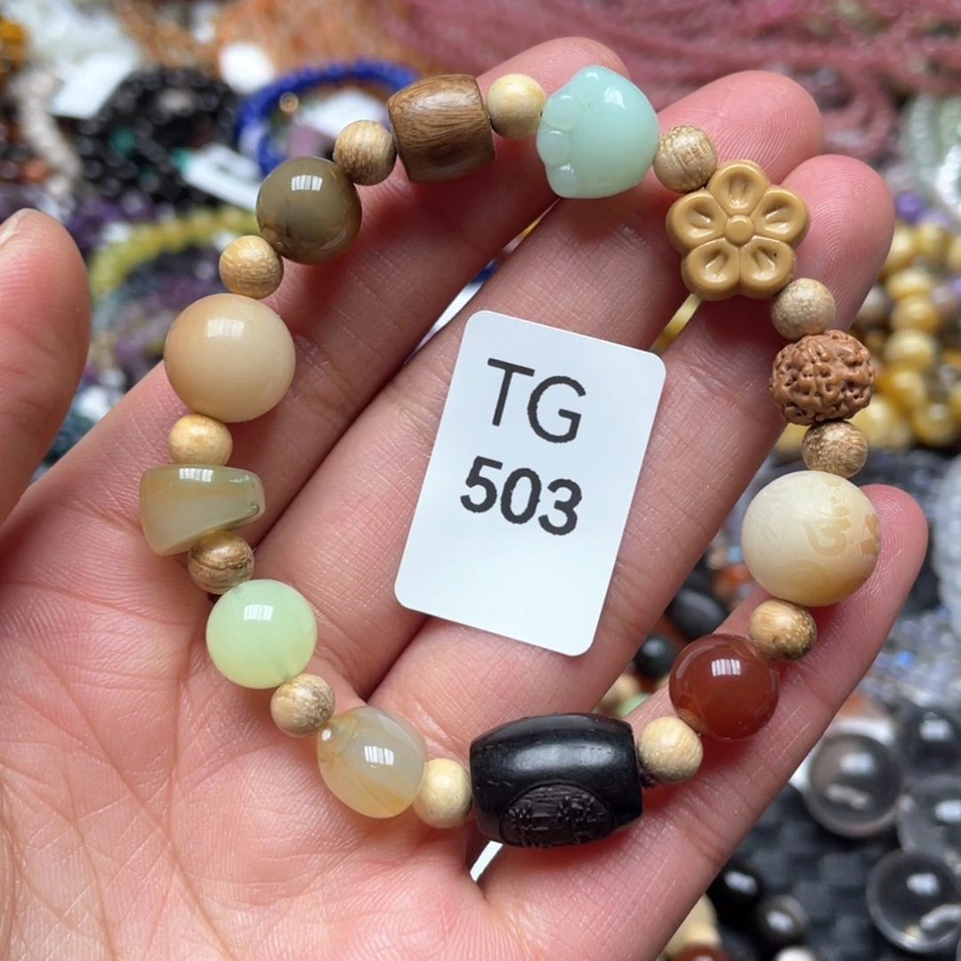 水晶多样性发一只未镶嵌