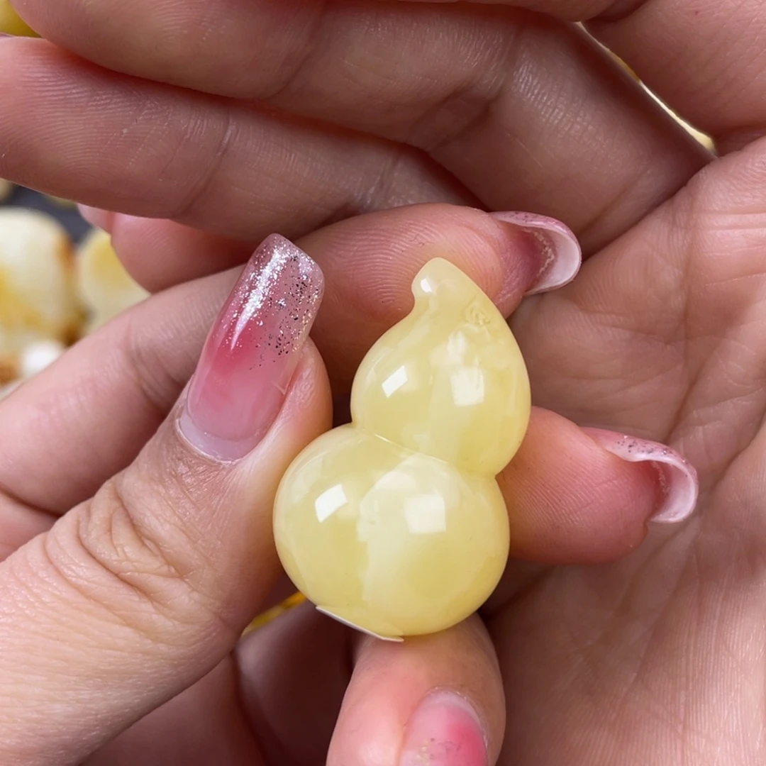 琥珀裸石未镶嵌蜜蜡