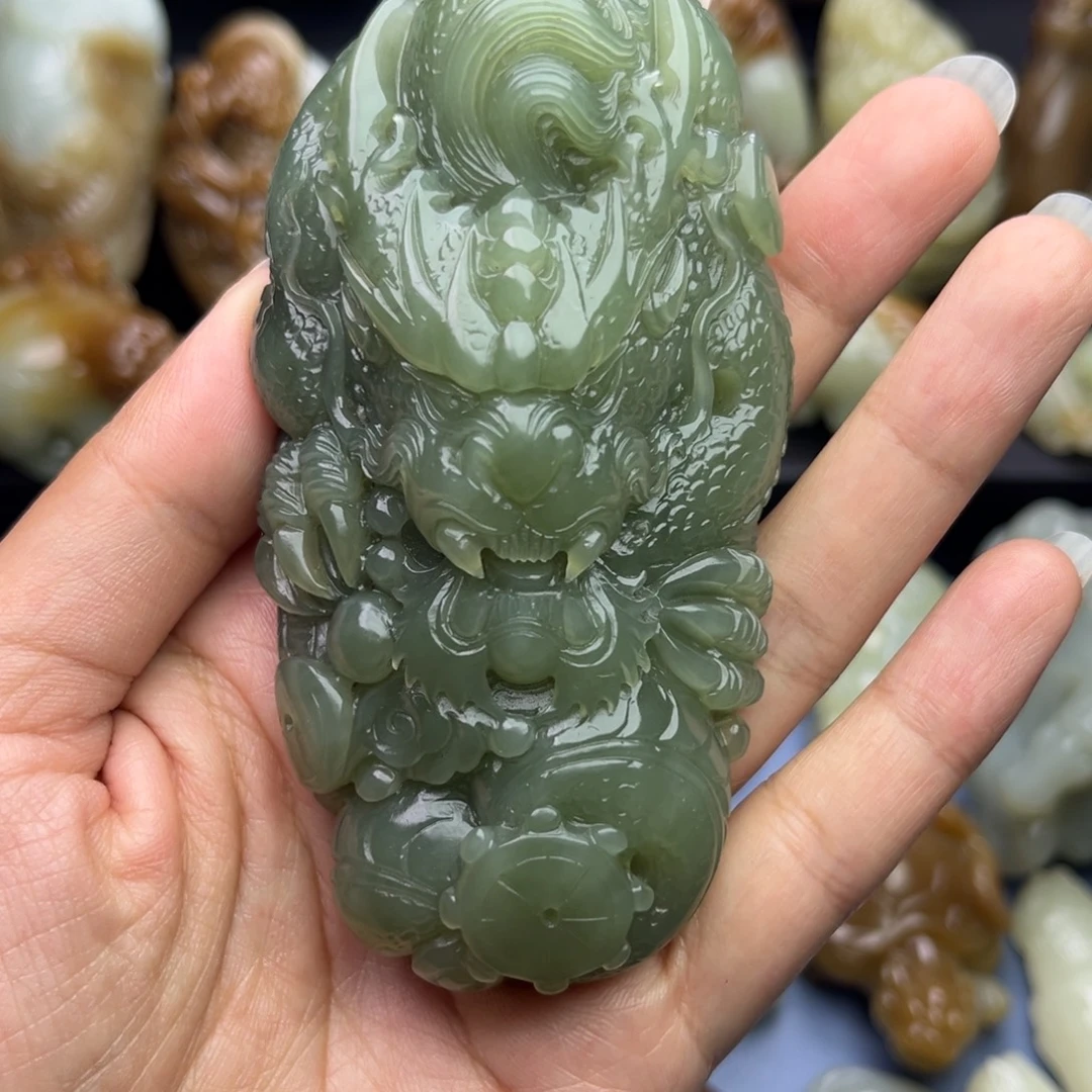 和田玉未镶嵌把件