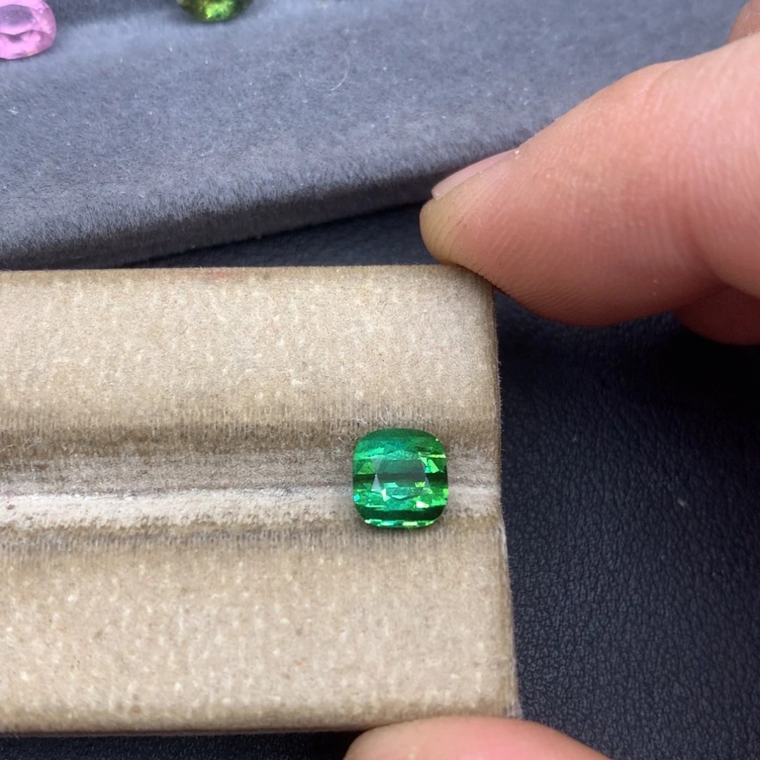 未镶嵌裸石碧玺1.79ct全净