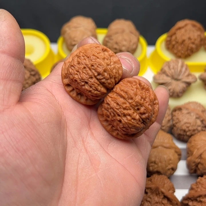 桃核把件37血麒麟