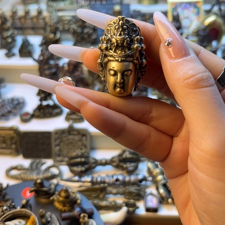 铂***）泥塑闪价漏价一件