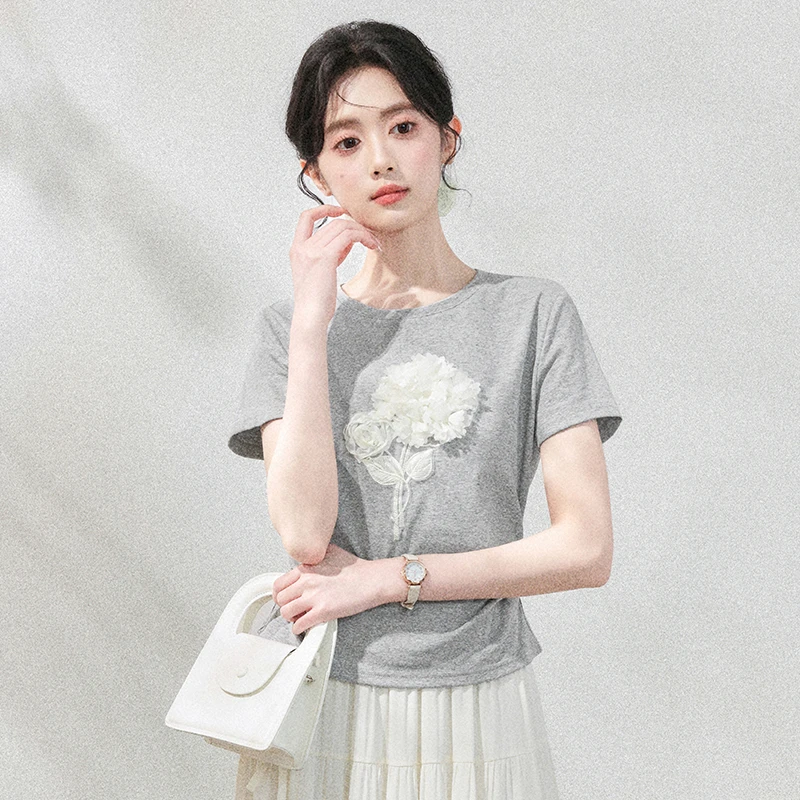 灰色圆领短袖T恤女2025夏季新款立体花朵褶皱收腰体恤正肩短上衣