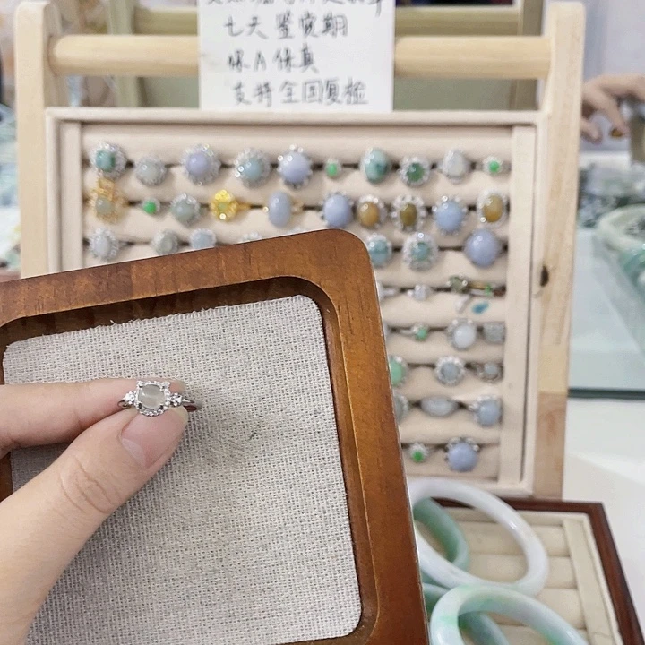 翡翠未镶嵌颈饰天然翡翠Ａ货