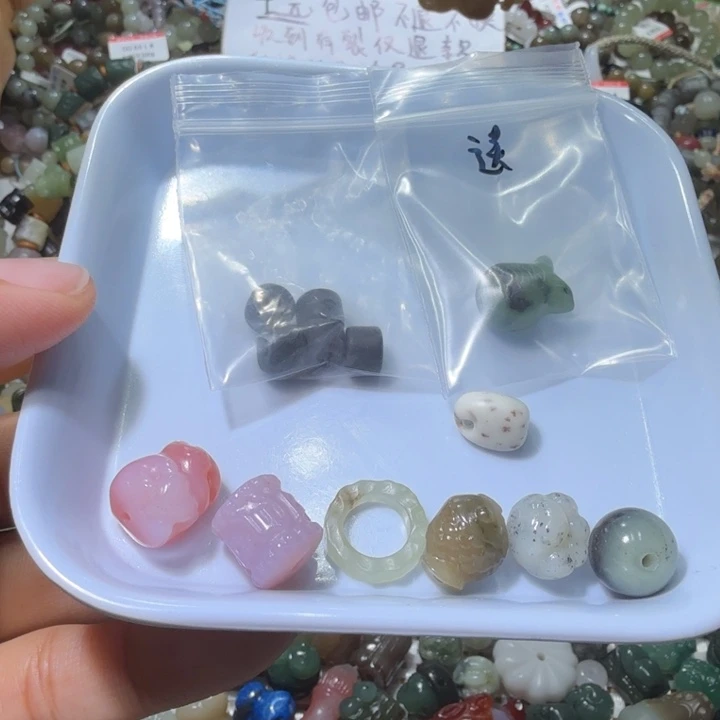 和田玉未镶嵌珠宝半成品六*哈
