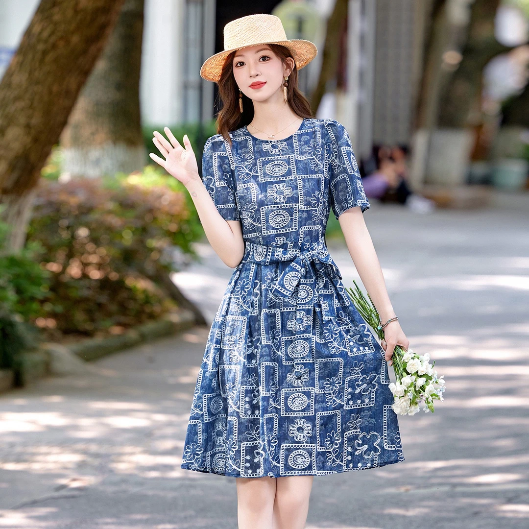 高级感复古刺绣印花连衣裙女2025夏季新款小个子收腰显瘦气质裙子