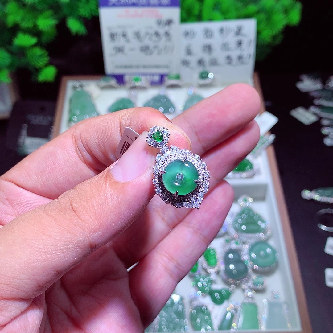 颈饰未镶嵌翡翠翡翠