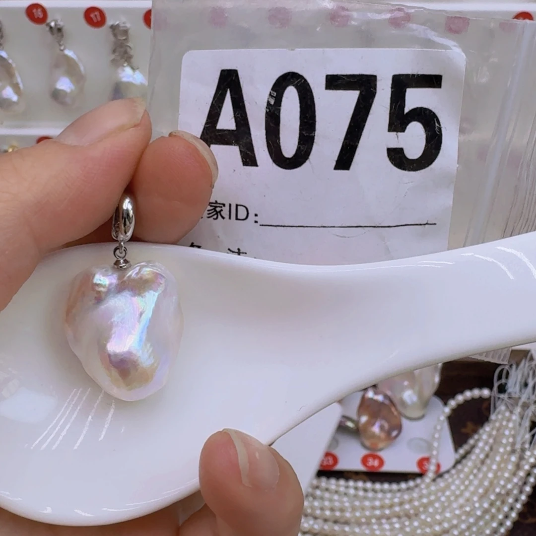 银S925镶嵌淡水珍珠巴洛克 微瑕