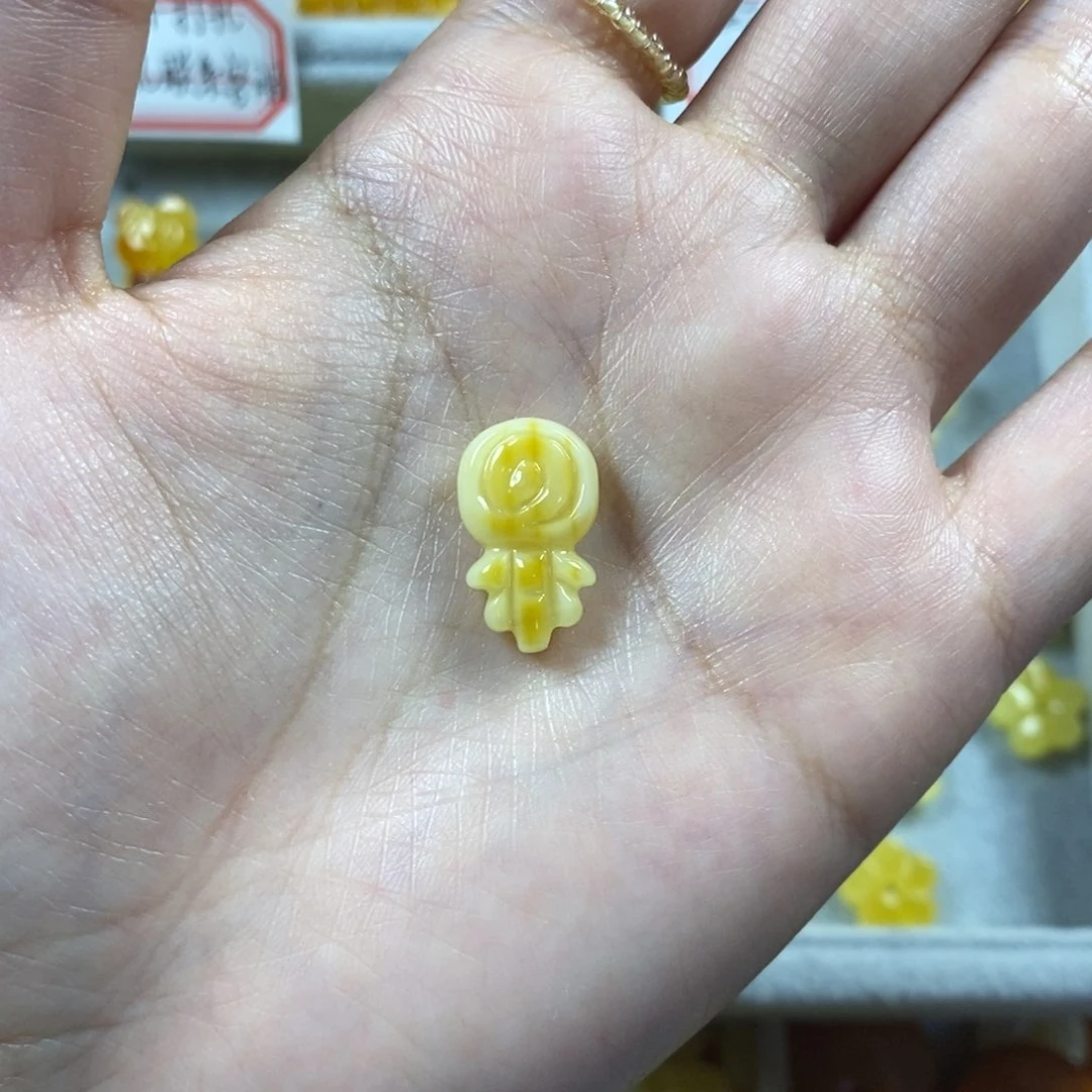 蜜蜡裸石未镶嵌棒棒糖